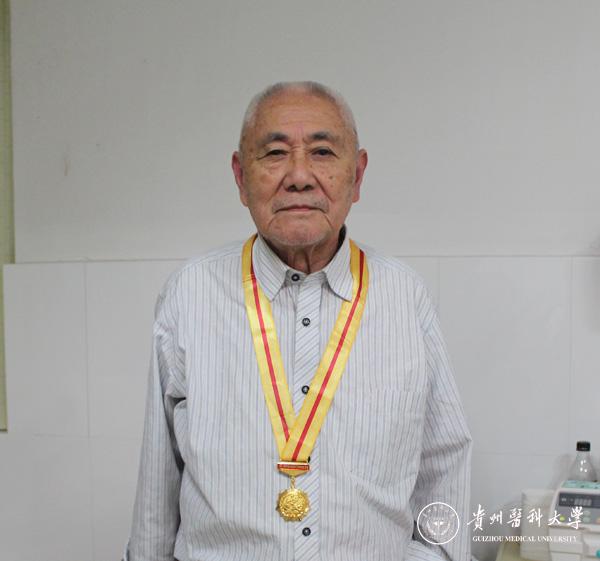 世界杯官网抗战离休老干部田野(原贵阳医学院医疗系总支书记,88岁)